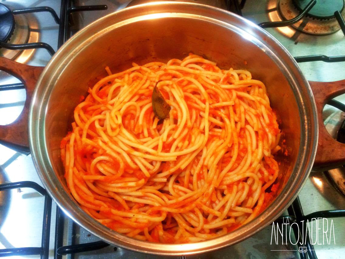 La Antojadera | Espagueti Rojo