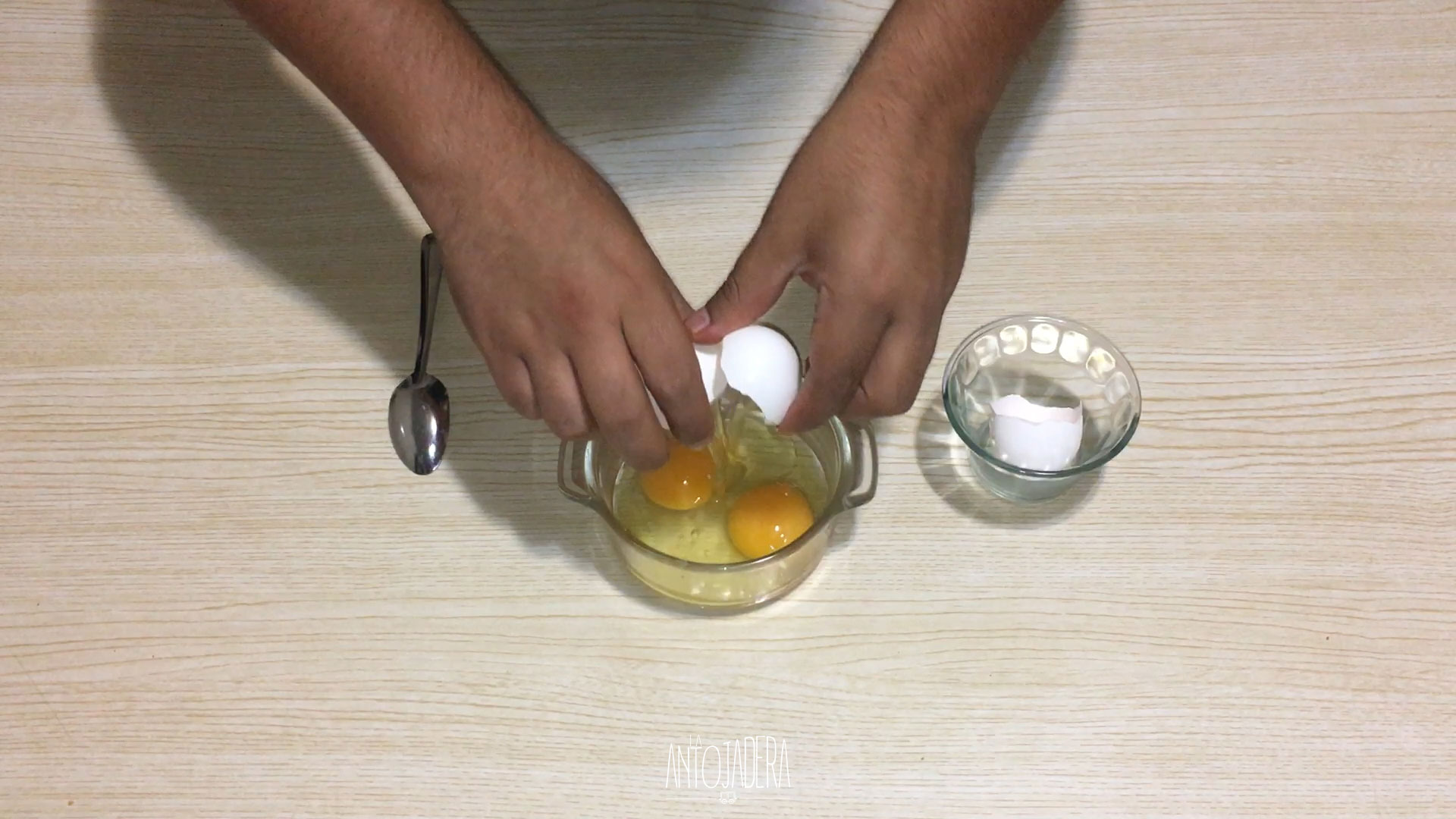 La Antojadera | Huevo con Chorizo