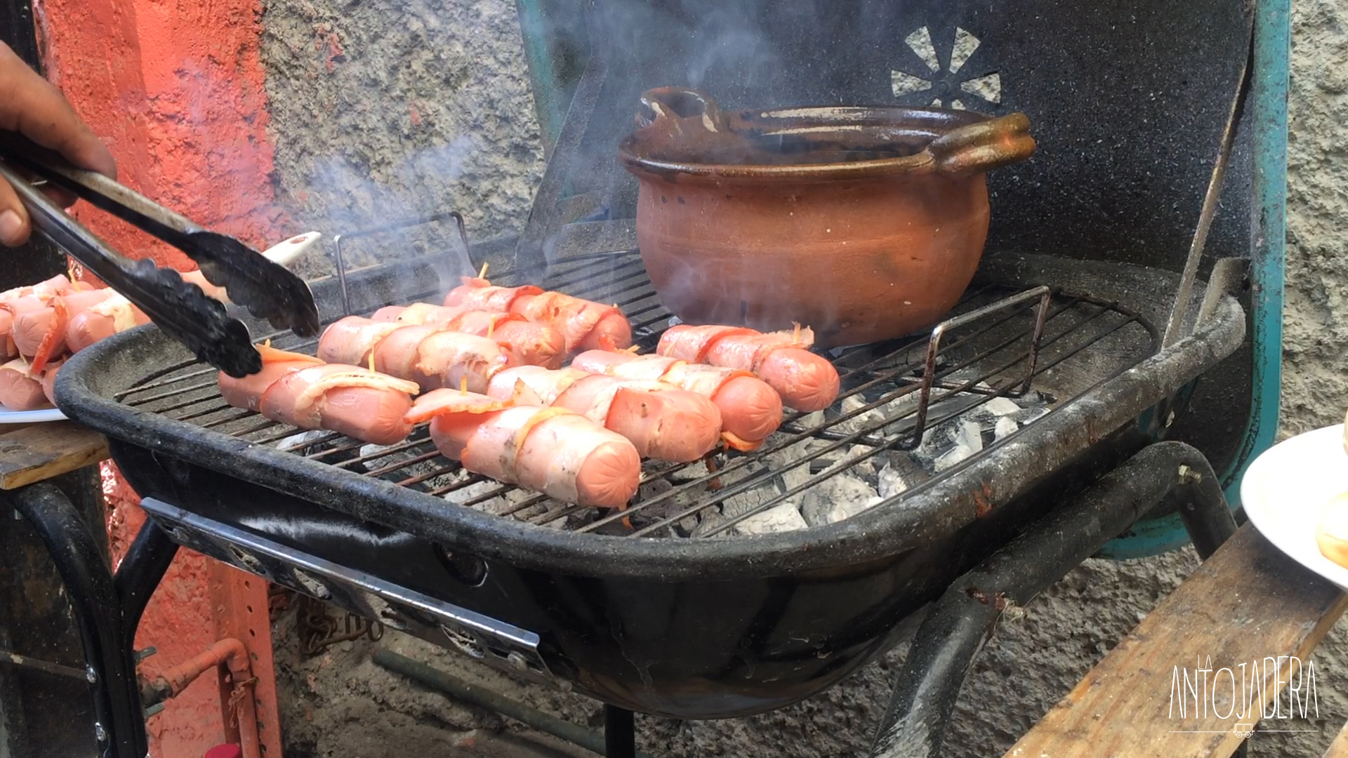 La Antojadera | Hot Dog al Carbón