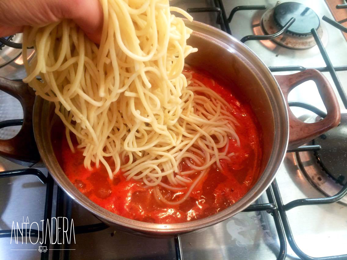 La Antojadera | Espagueti Rojo