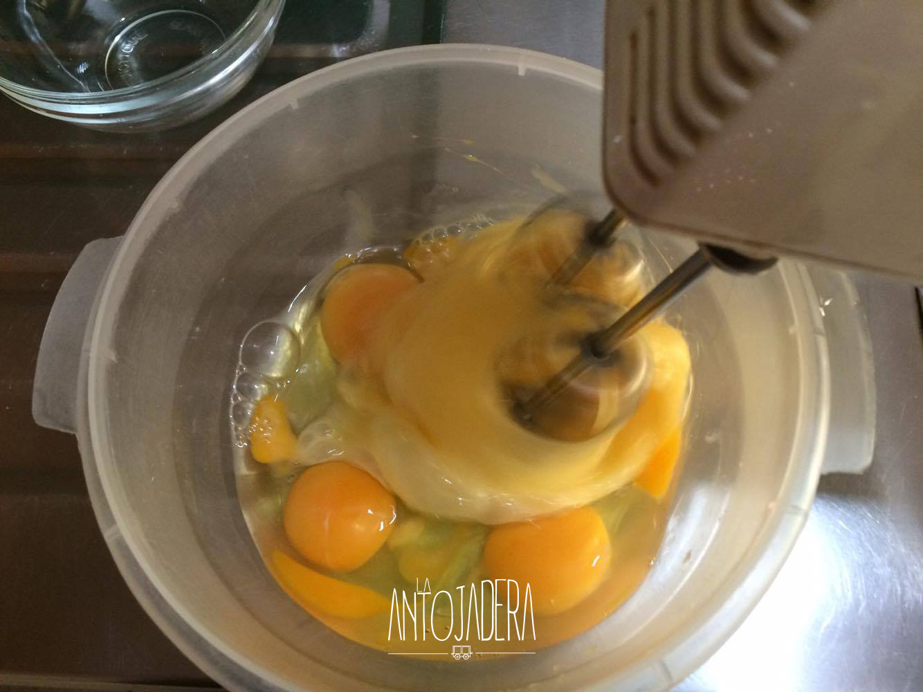 La Antojadera | Tortitas de Ejotes con Huevo en Caldillo de Jitomate