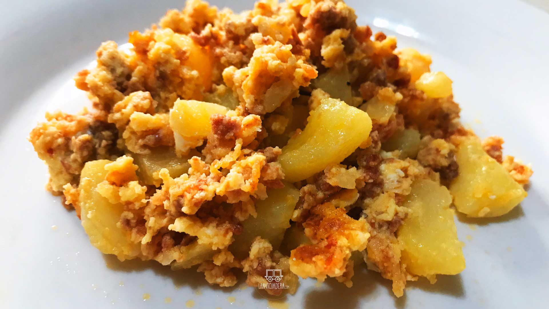 La Antojadera | Huevo con Chorizo y Papas